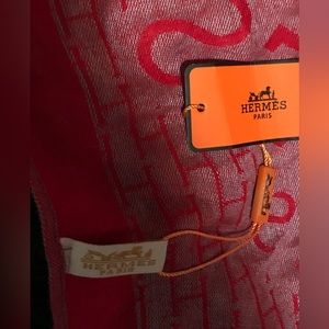 New Hermes scarf 🦀